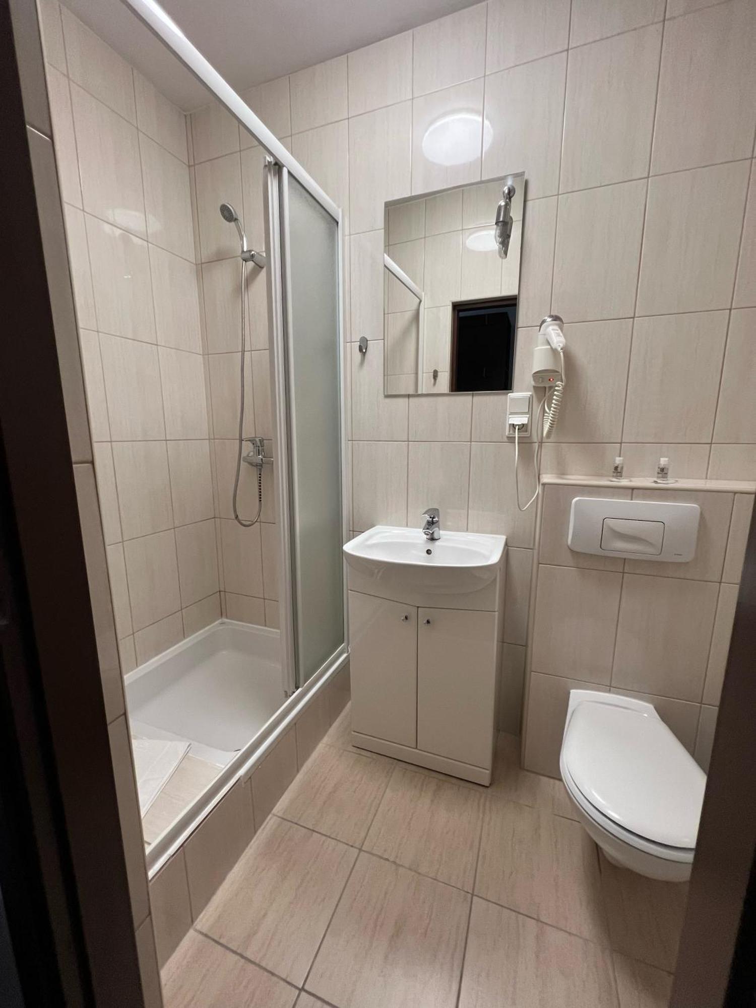 Centrum Konferencyjno-Apartamentowe Mrówka Varsovia Exterior foto